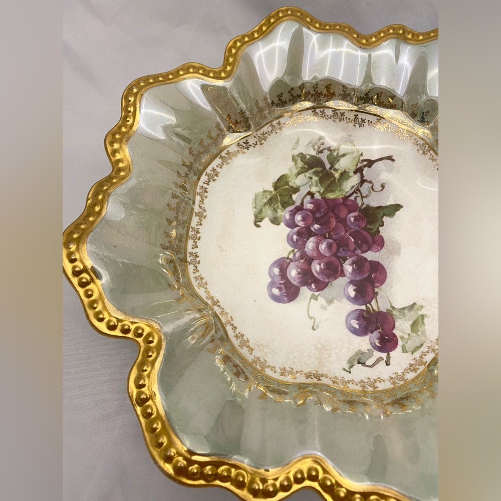 Green Bowl with Grapes, Sebring S.P Company China, Gold Trim, Vintage EUC - Picture 2 of 6